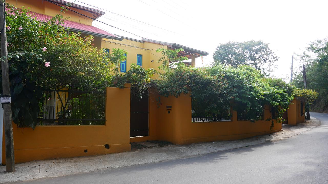 Yoho Home Away Home Kandy Exteriör bild